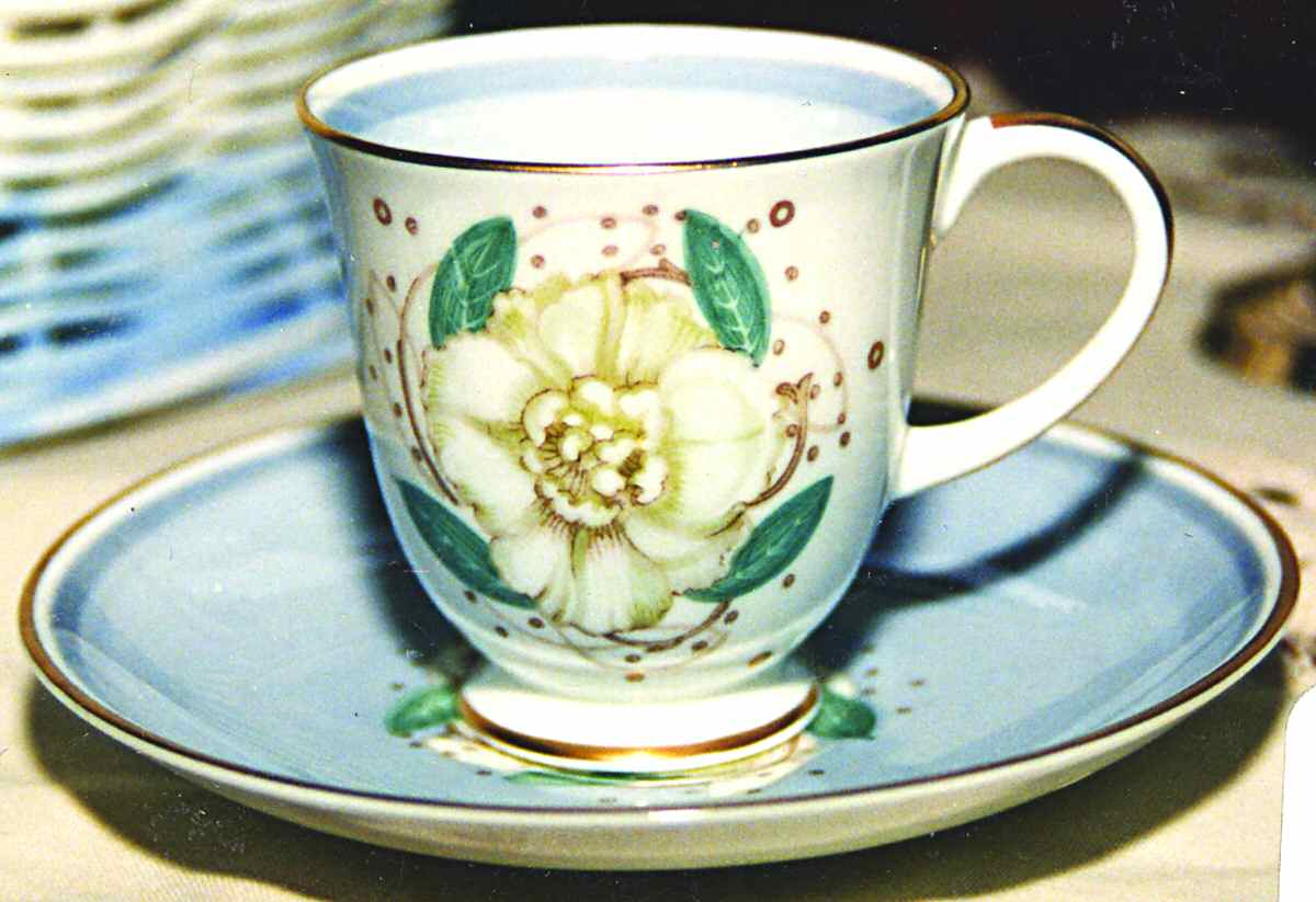Gardenia Blue Footed Cup & Saucer Set by Susie Cooper-1