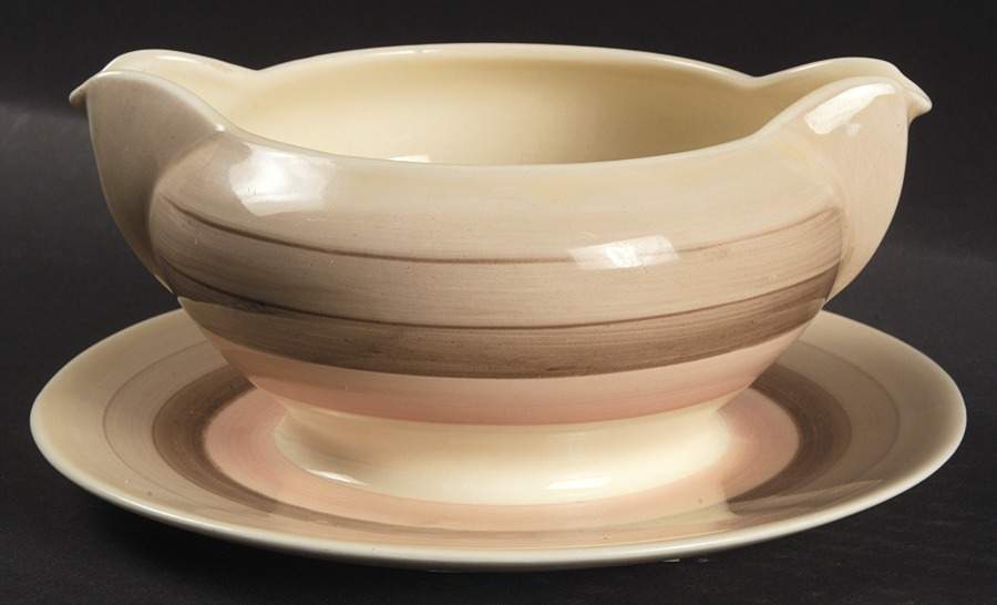 624 Gravy Boat with Attached Underplate by Susie Cooper-1