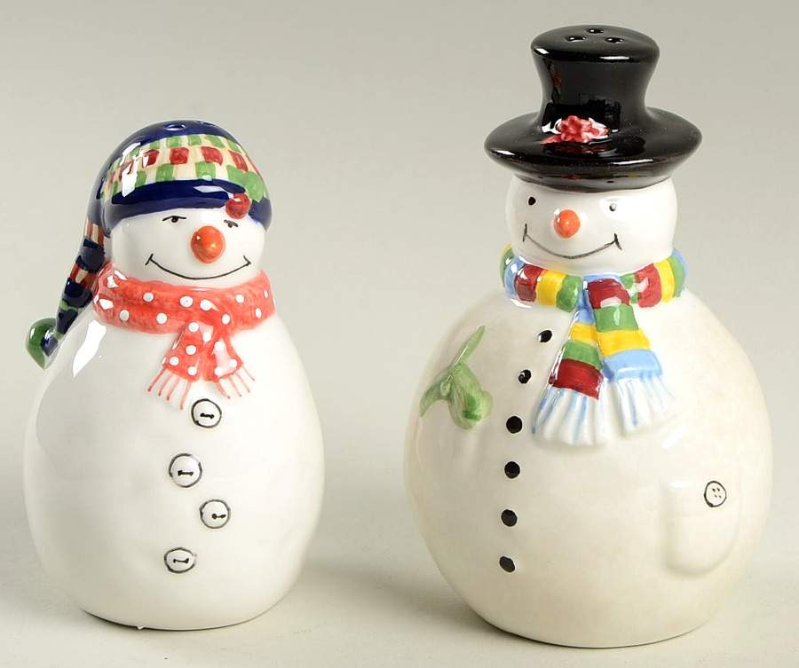 Snowmates Cream Salt & Pepper Set by Sakura-1