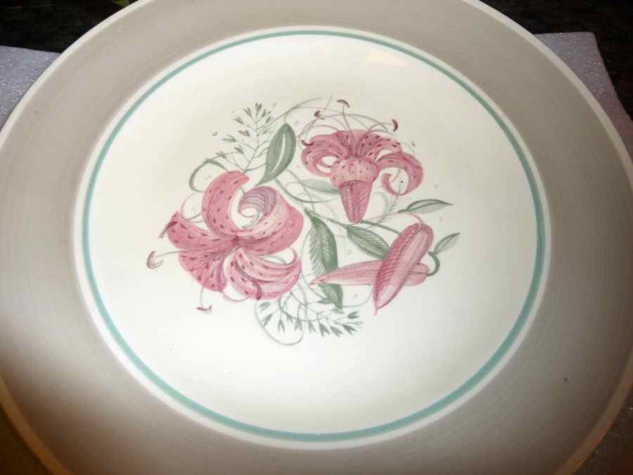 Tigerlily Gray Dinner Plate by Susie Cooper-1