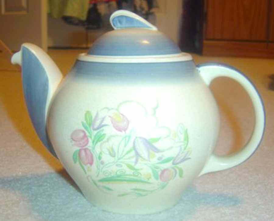Dresden Spray Blue Teapot & Lid by Susie Cooper-1