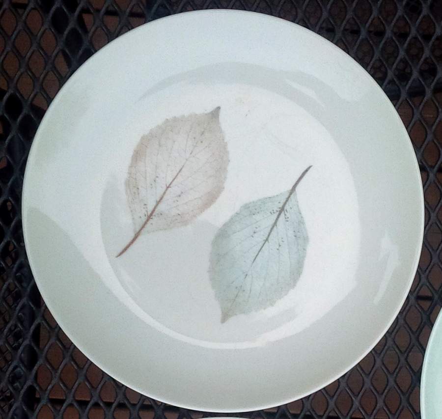 Dune Leaves Dinner Plate by Spal Porcelanas-1