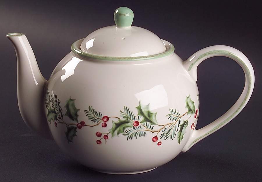 Holly Berry Teapot & Lid by St Nicholas Square-1