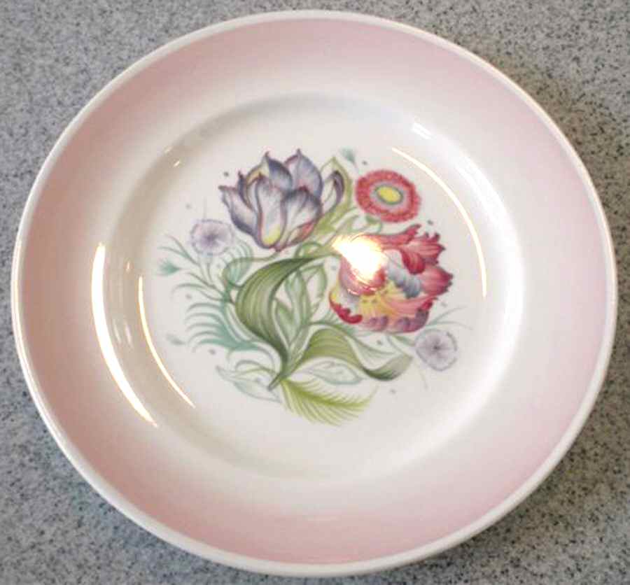 Parrot Tulip Pink Dinner Plate by Susie Cooper-1