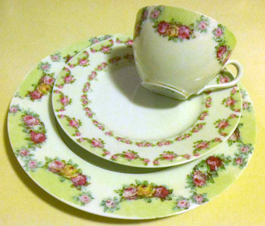 OHM198 Flat Cup & Saucer Set by Hermann Ohme-1