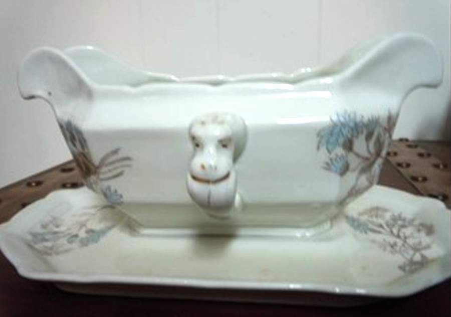2220 Gravy Boat with Attached Underplate by Schwalb Brothers-1