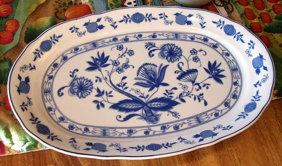Blue Onion 12" Oval Serving Platter by Schonbrunn Porzellan-1