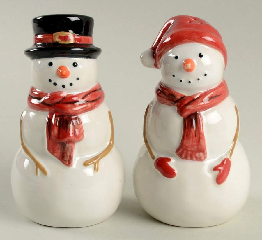 Yuletide Salt & Pepper Set by St Nicholas Square-1