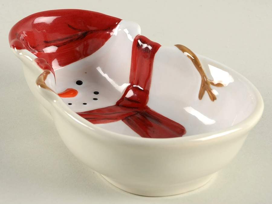 Yuletide Small Figural Nesting Bowl by St Nicholas Square-1