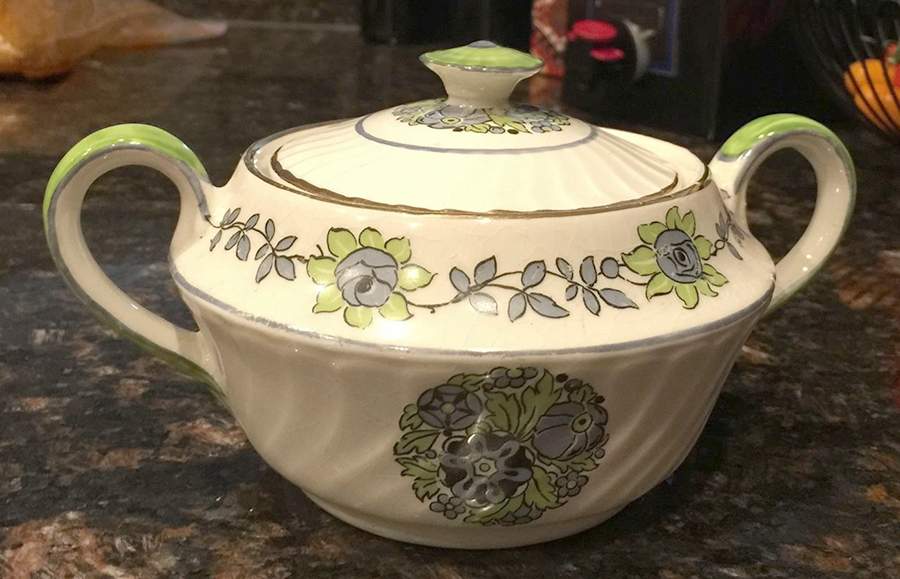 SWI177 Sugar Bowl & Lid by Swinnertons-1