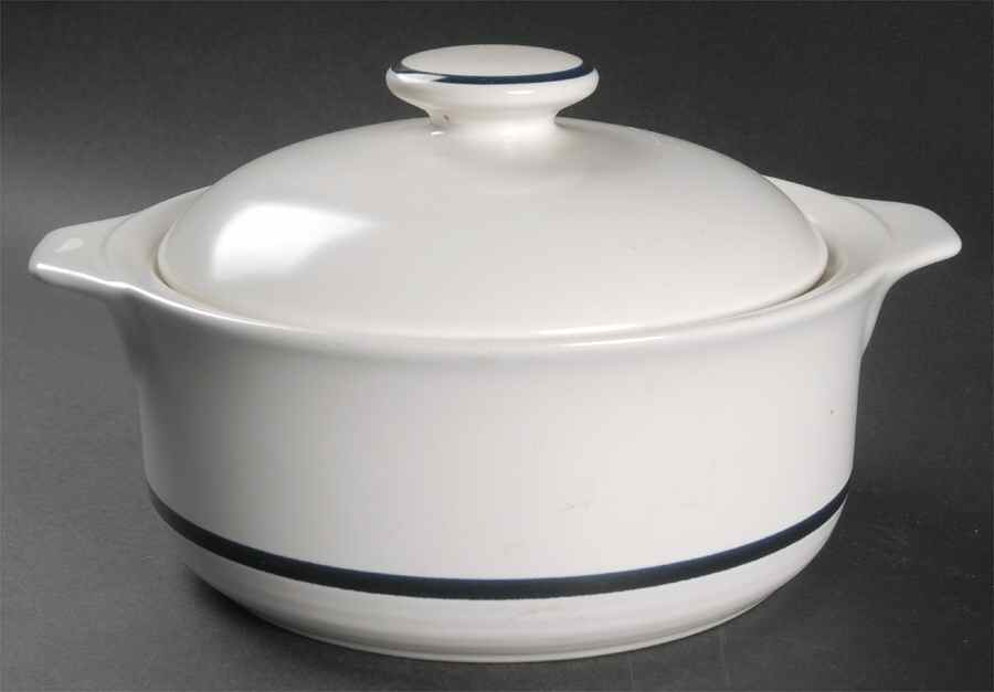 Shoreline 2 Qt Round Covered Casserole by Town & Country-1