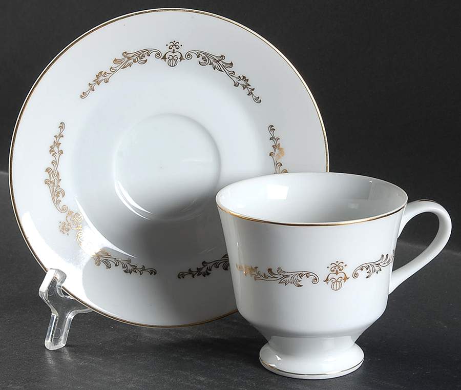 Aristocrat Footed Cup & Saucer Set by Taihei-1