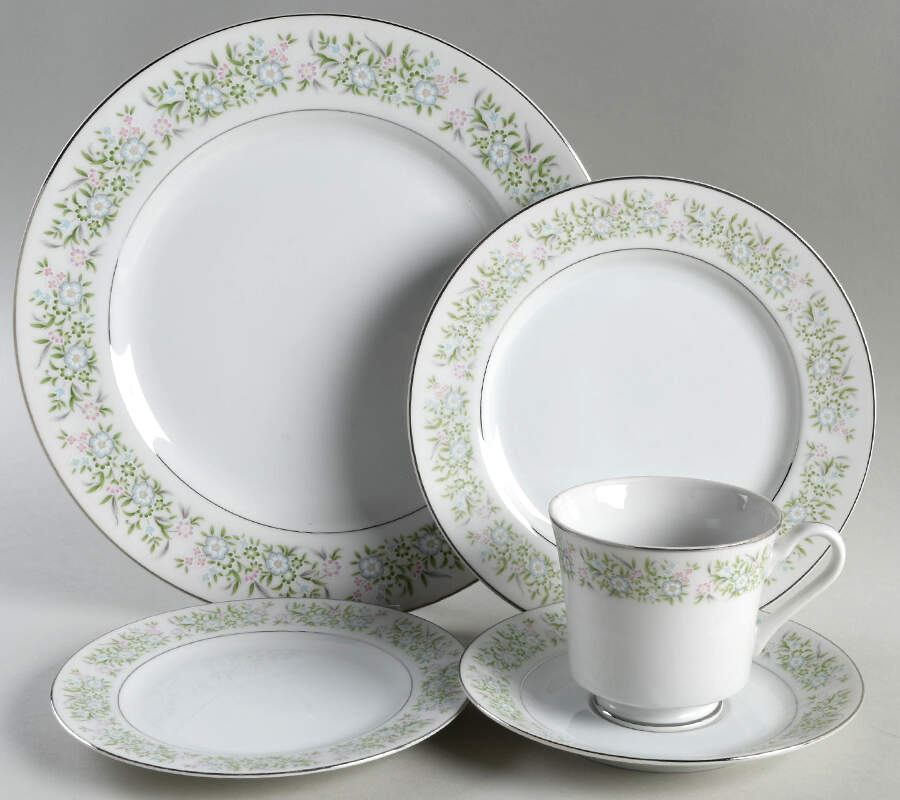 Springtime 40 Piece Estate Set by Taihei-1