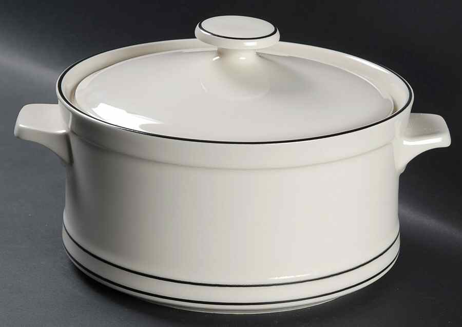 Geisha 2 Qt Round Covered Casserole by Townecraft-1