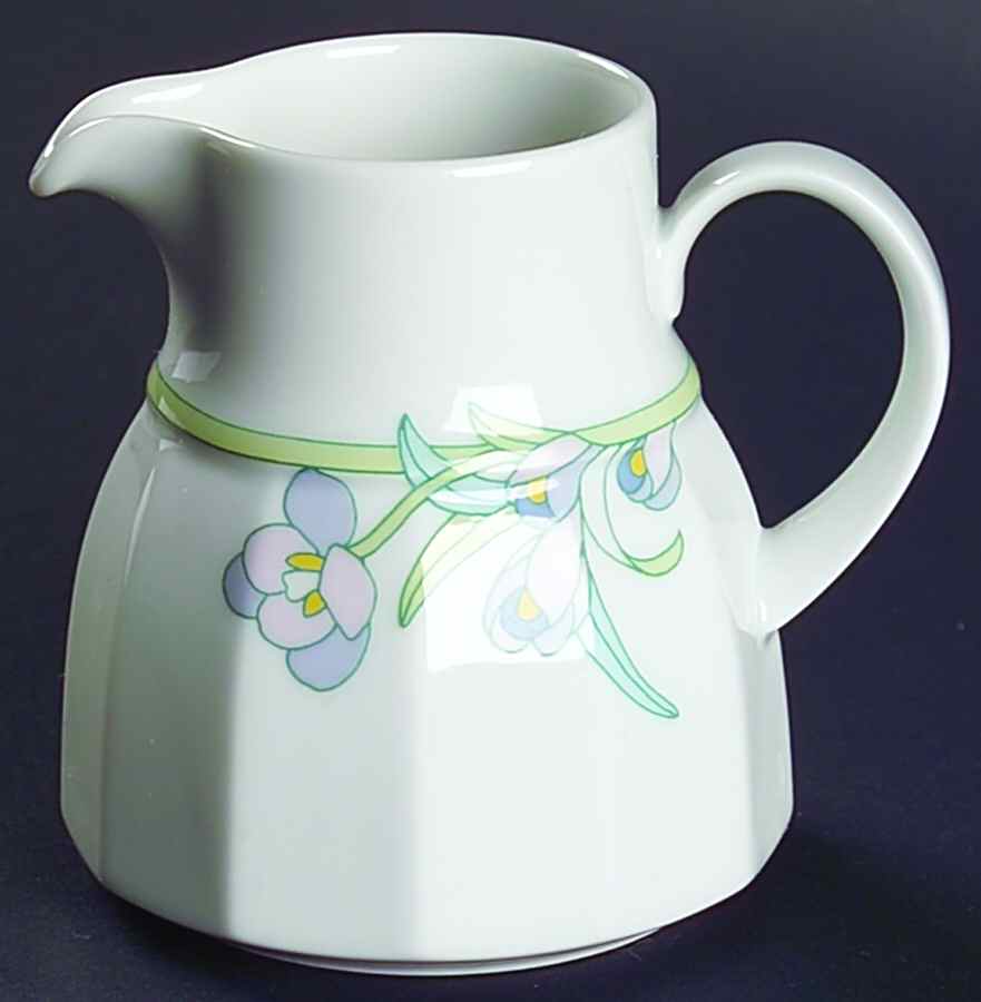 Montreux Creamer by Thomas-1