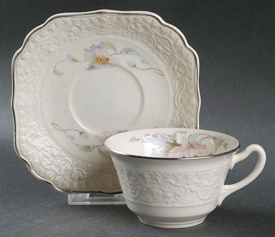 THP4 Flat Cup & Saucer Set by Thompson-1