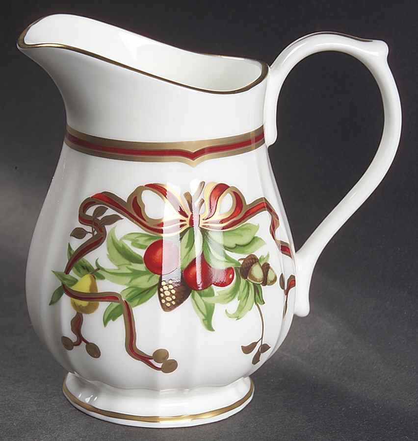 Tiffany Holiday (White Background, Japan) Creamer by Tiffany-1