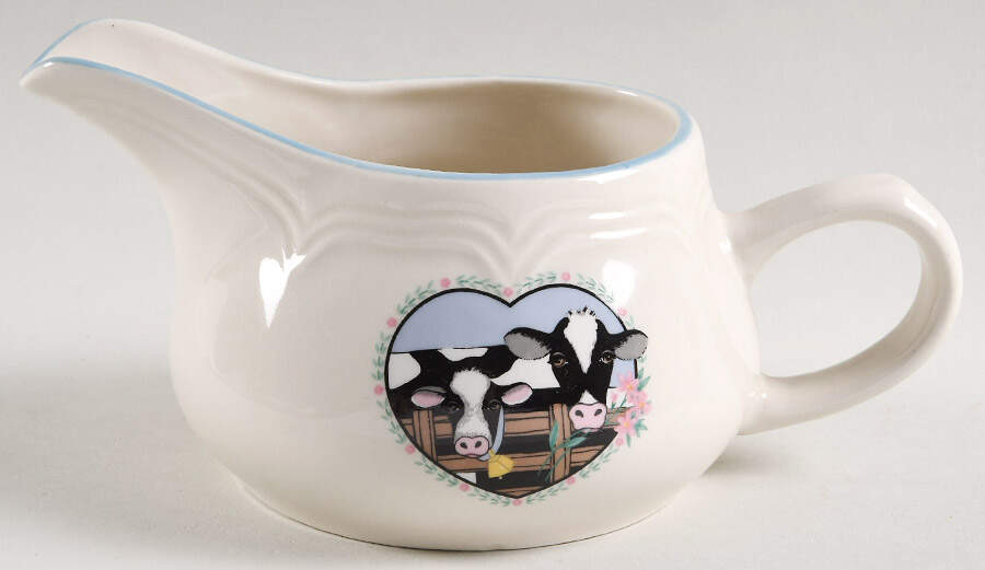 Buttercup Gravy Boat by Tienshan-1