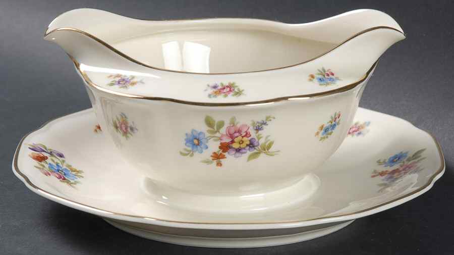 Colwyn Gravy Boat with Attached Underplate by Tirschenreuth-1