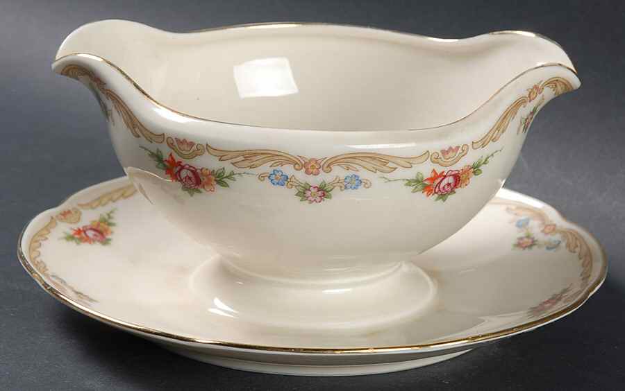 The Elgin Gravy Boat with Attached Underplate by Tirschenreuth-1