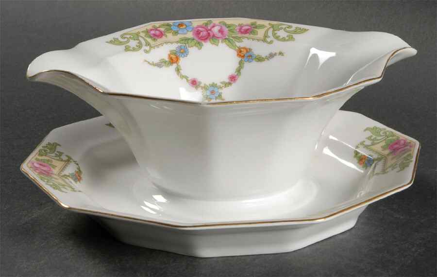 Fairmont Gravy Boat with Attached Underplate by Tirschenreuth-1