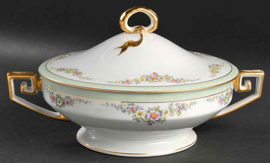 The Montrose Round Covered Vegetable by Tirschenreuth-1