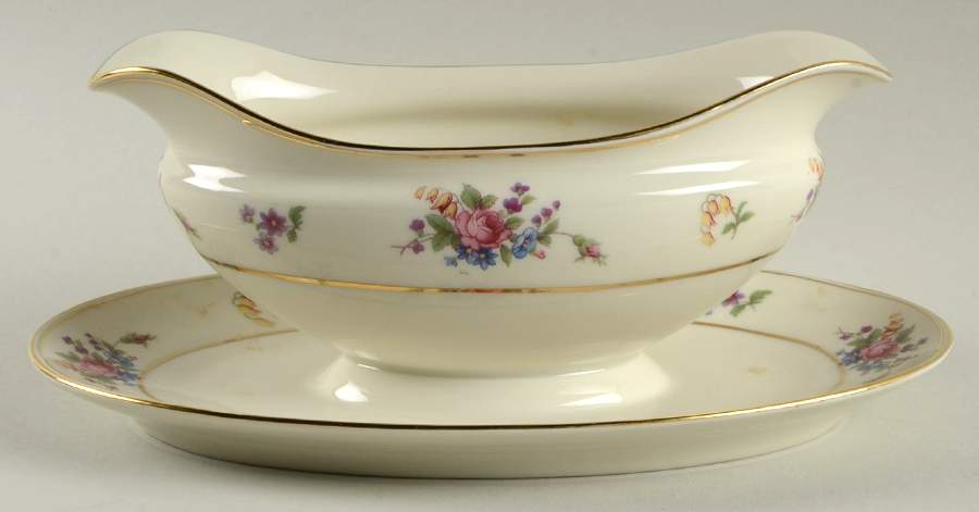 Queen's Rose Smooth #4416 Gravy Boat with Attached Underplate by Tirschenreuth-1