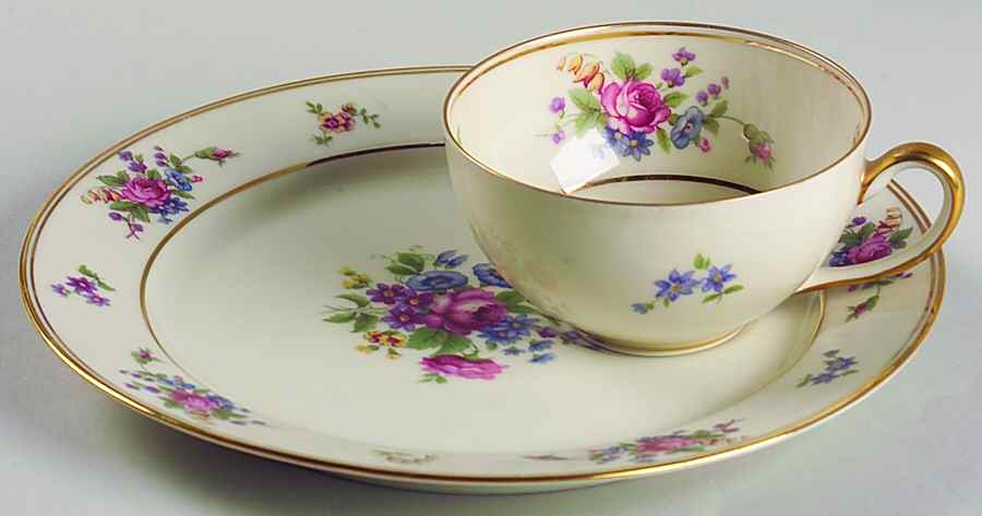 Queen's Rose Smooth #4416 Snack Plate & Cup Set by Tirschenreuth-1