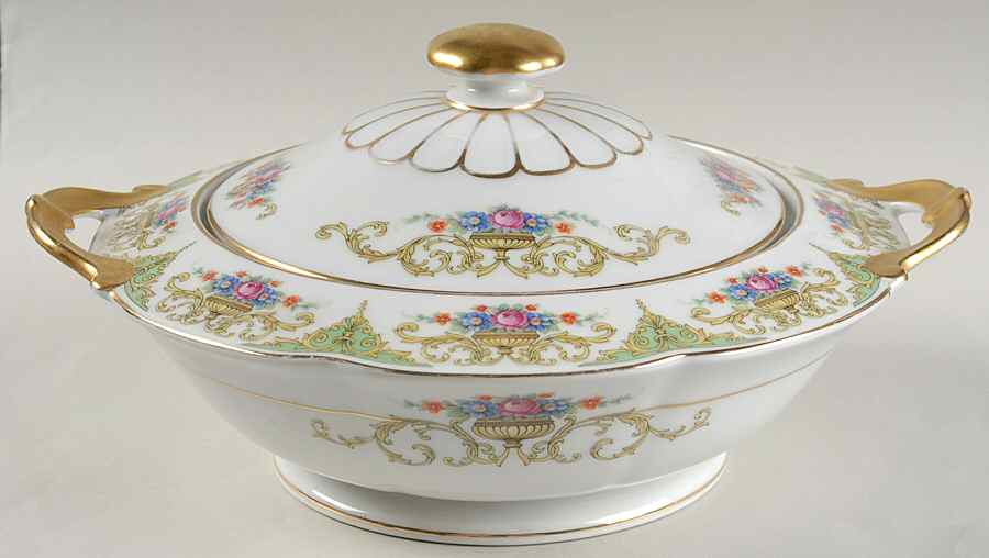 The Shannon (White Border) Round Covered Vegetable by Tirschenreuth-1