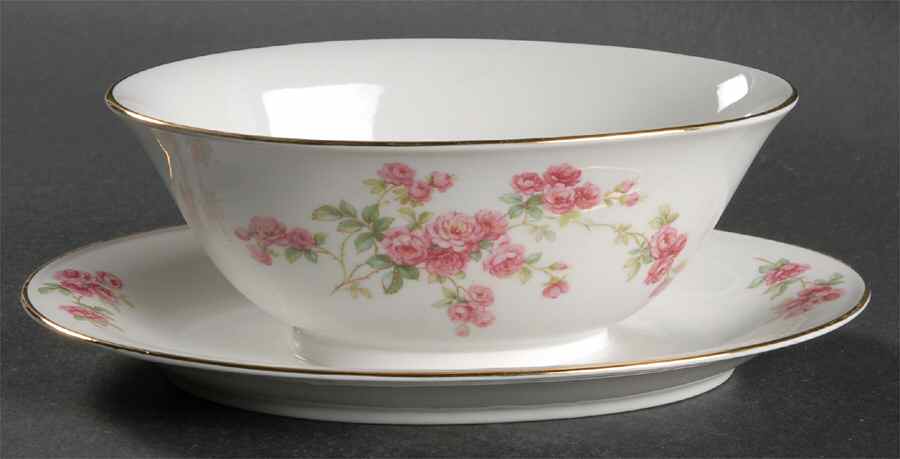 Trellis Gravy Boat with Attached Underplate by Tirschenreuth-1