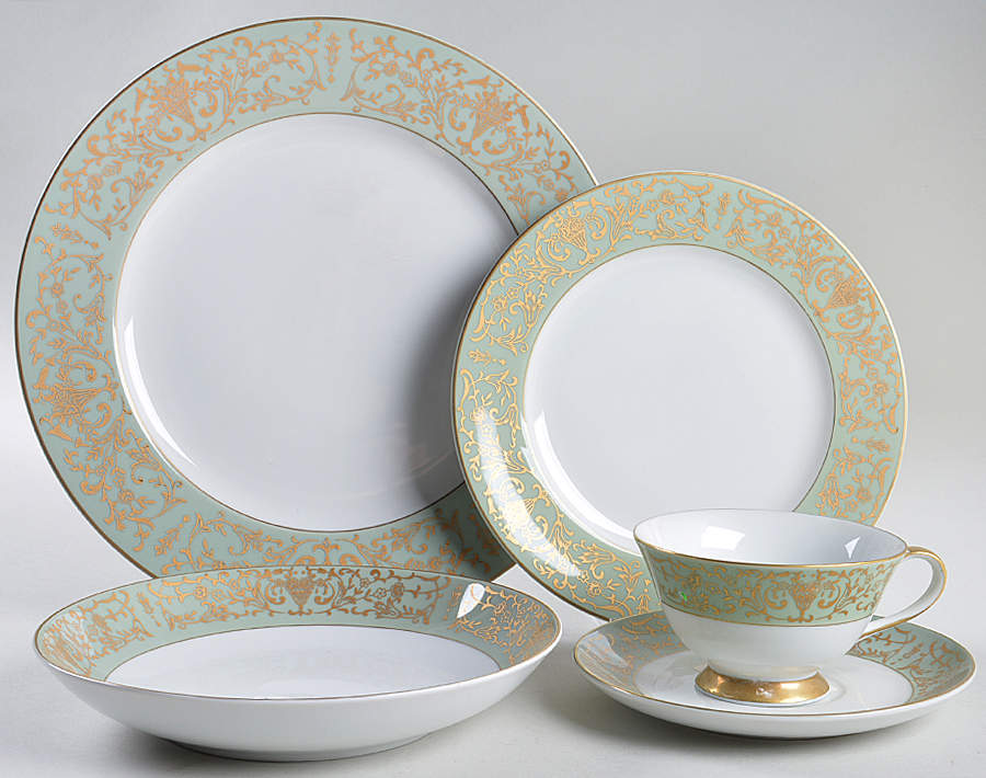 Coronation Green 5 Piece Place Setting by Tradition-1