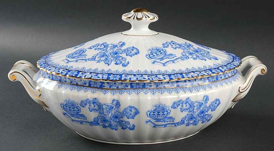 China Blau Oval Covered Vegetable by Tuppack-1