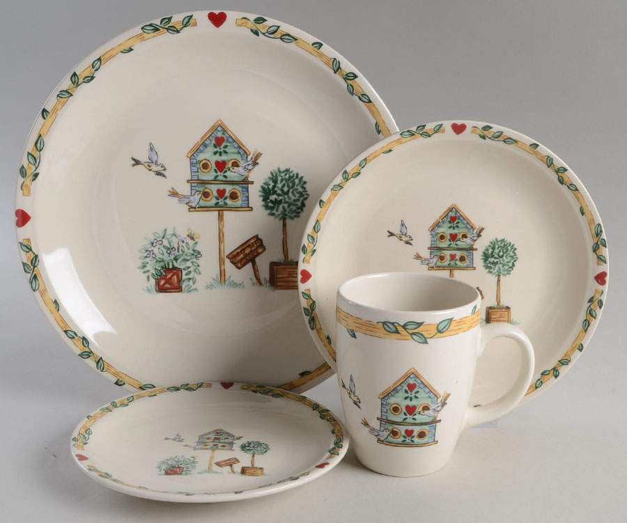 Birdhouse 32 Piece Estate Set by Thomson-1