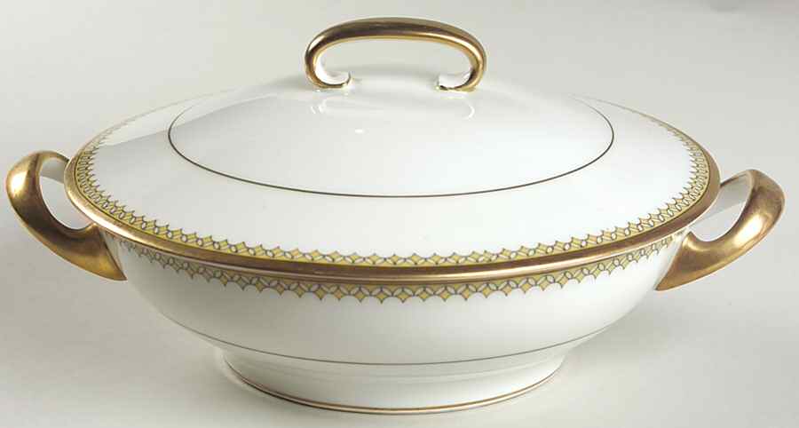 TRV336 Round Covered Vegetable by Tressemanes & Vogt-1