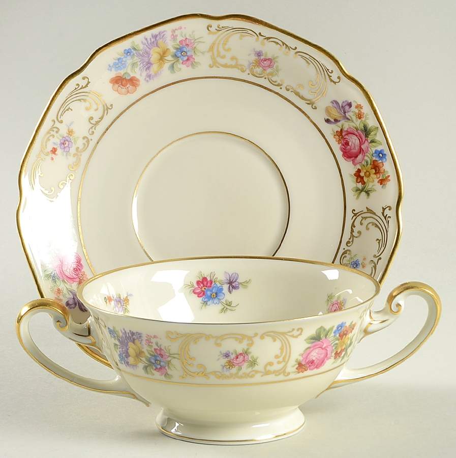 Wettin (Scalloped) Footed Cream Soup Bowl & Saucer Set by Tirschenreuth-1
