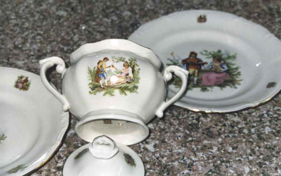 TIL30 Sugar Bowl & Lid by R S Tillowitz-1