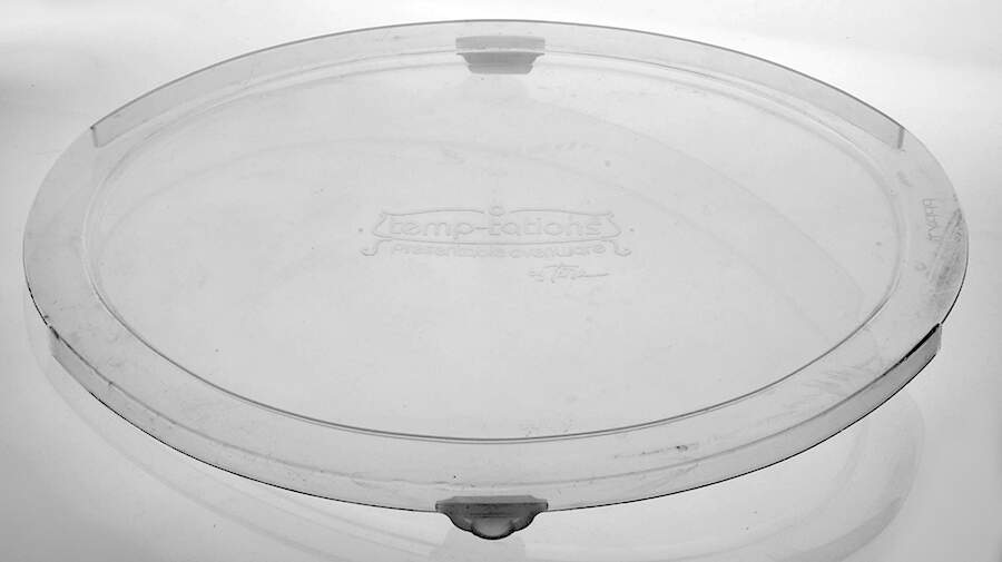 Polka Dot Green Plastic Lid for 13" Oval Baker by Temp-Tations-1