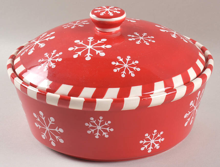 Snowflake 2 Qt Round Covered Casserole by Temp-Tations-1