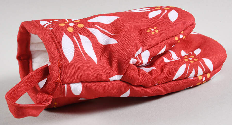 Old World Red Mini Cloth Oven Mitt by Temp-Tations-1