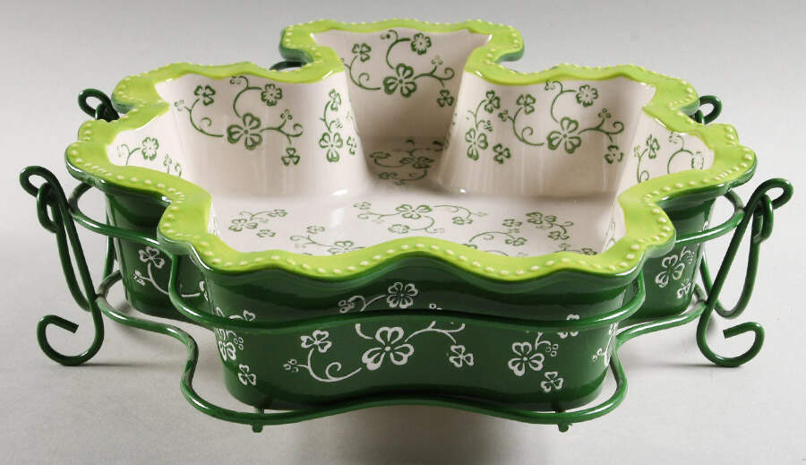 Floral Lace Shamrock Figural Baker & Metal Stand by Temp-Tations-1