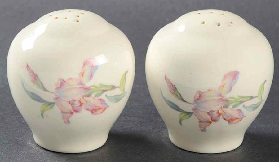 Iris Salt & Pepper Set by Universal-1