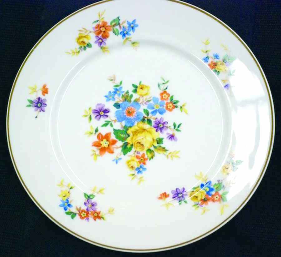 UNE2 Dinner Plate by Union Porcelaniere-1