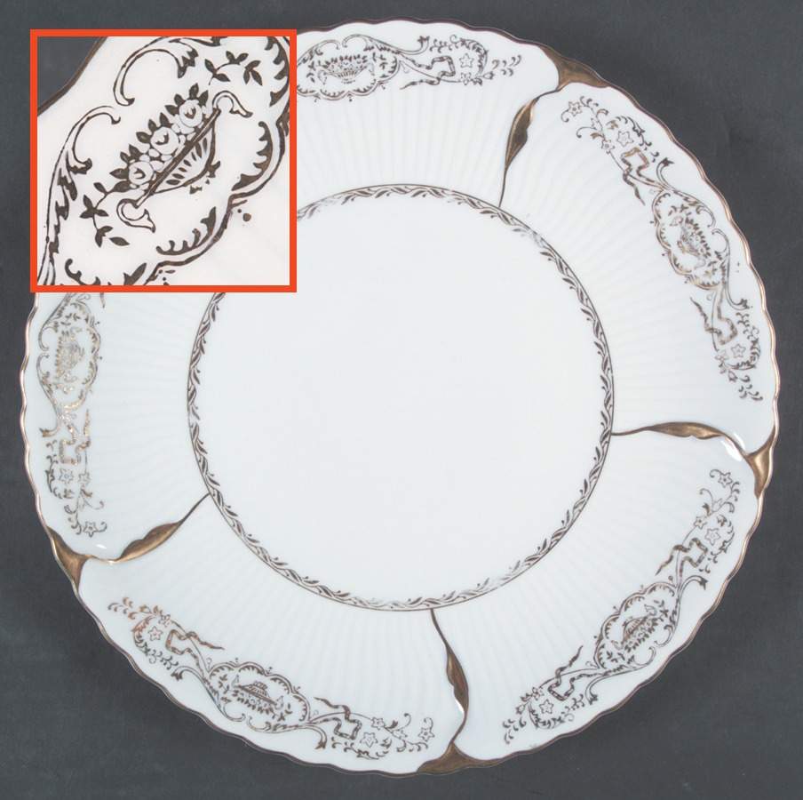 Countess  Dinner Plate by Victorian (Japan)-1