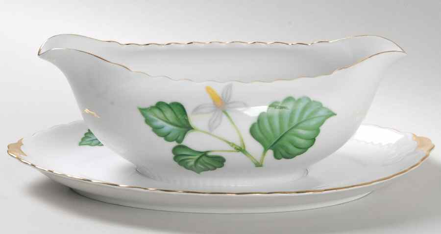 Nola (Japan) Gravy Boat with Attached Underplate by Victorian (Japan)-1