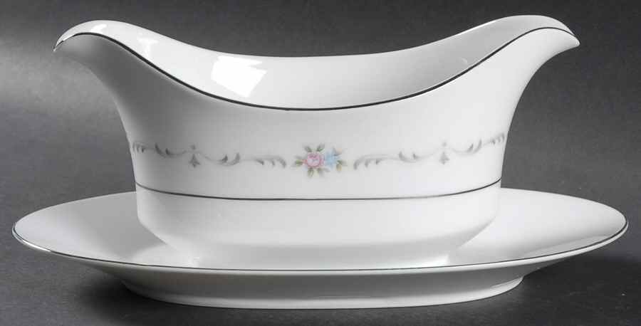 Springsong Gravy Boat with Attached Underplate by Versailles (Japan)-1