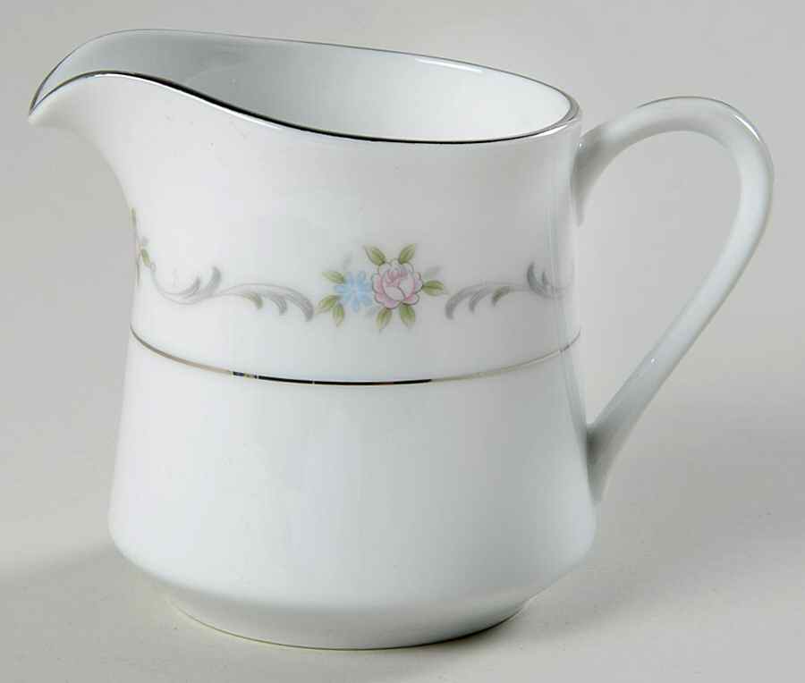 Springsong Creamer by Versailles (Japan)-1