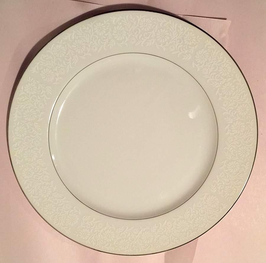 Eternal Lace (Japan) Dinner Plate by Vernon Fenbes-1