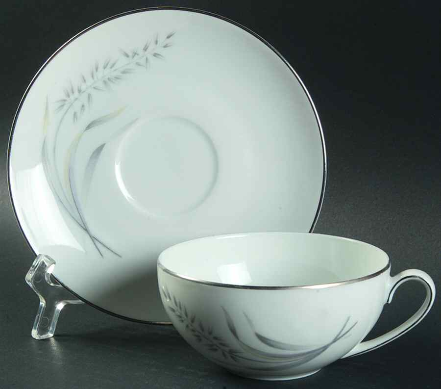Avenaire Flat Cup & Saucer Set by Vita Craft-1