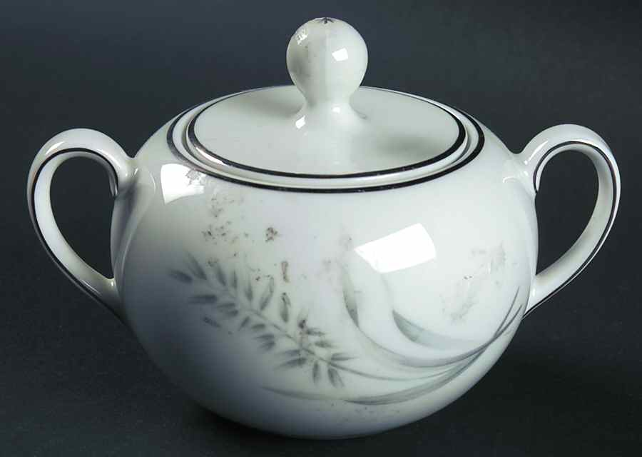 Avenaire Sugar Bowl & Lid by Vita Craft-1
