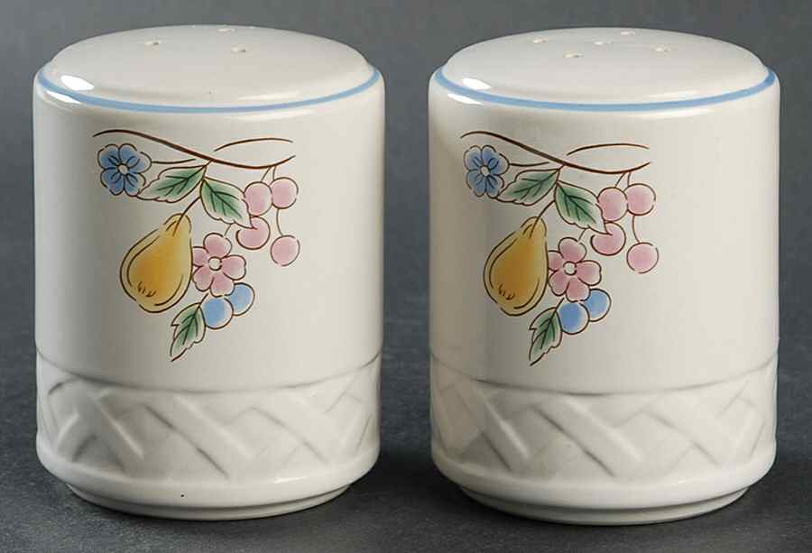 Vina Fera Salt & Pepper Set by Vina Fera-1